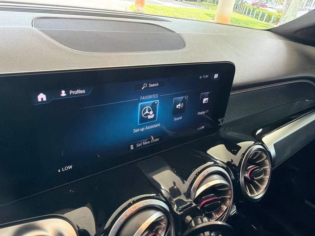 Used 2022 Mercedes-Benz GLB 250 image 7