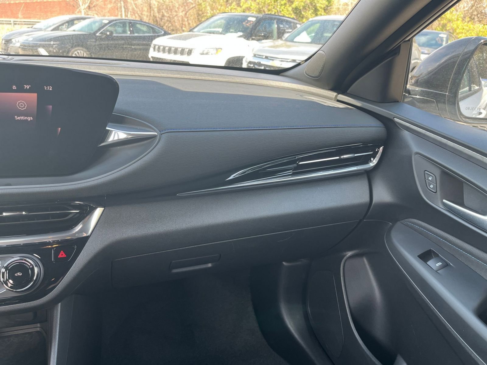 Used 2025 Buick Envista Sport Touring image 32