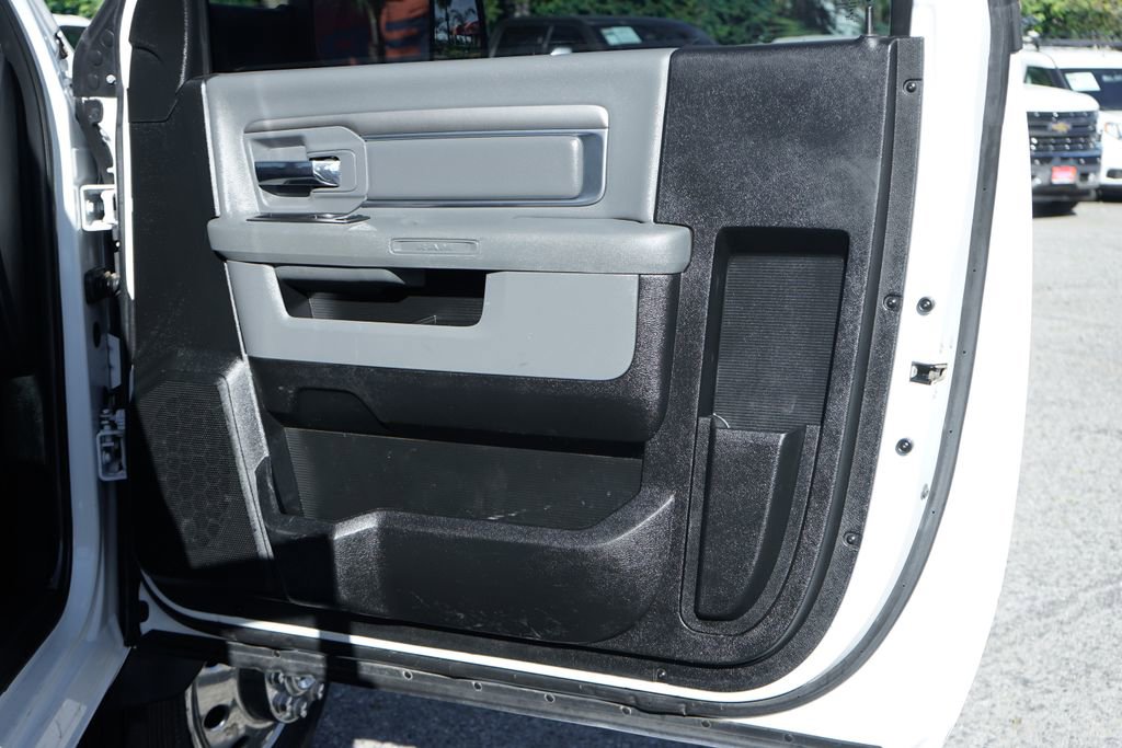 Used 2018 RAM 5500 Tradesman w/ Power & Remote Entry Group image 34