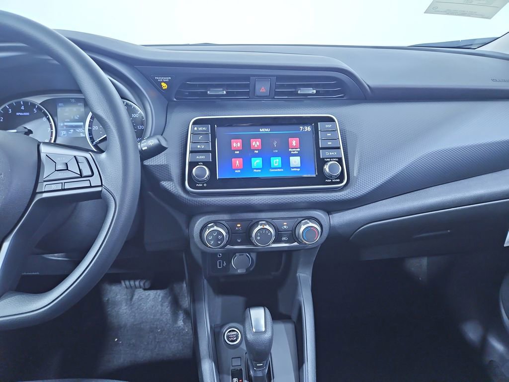 New 2025 Nissan Kicks Play S image 17