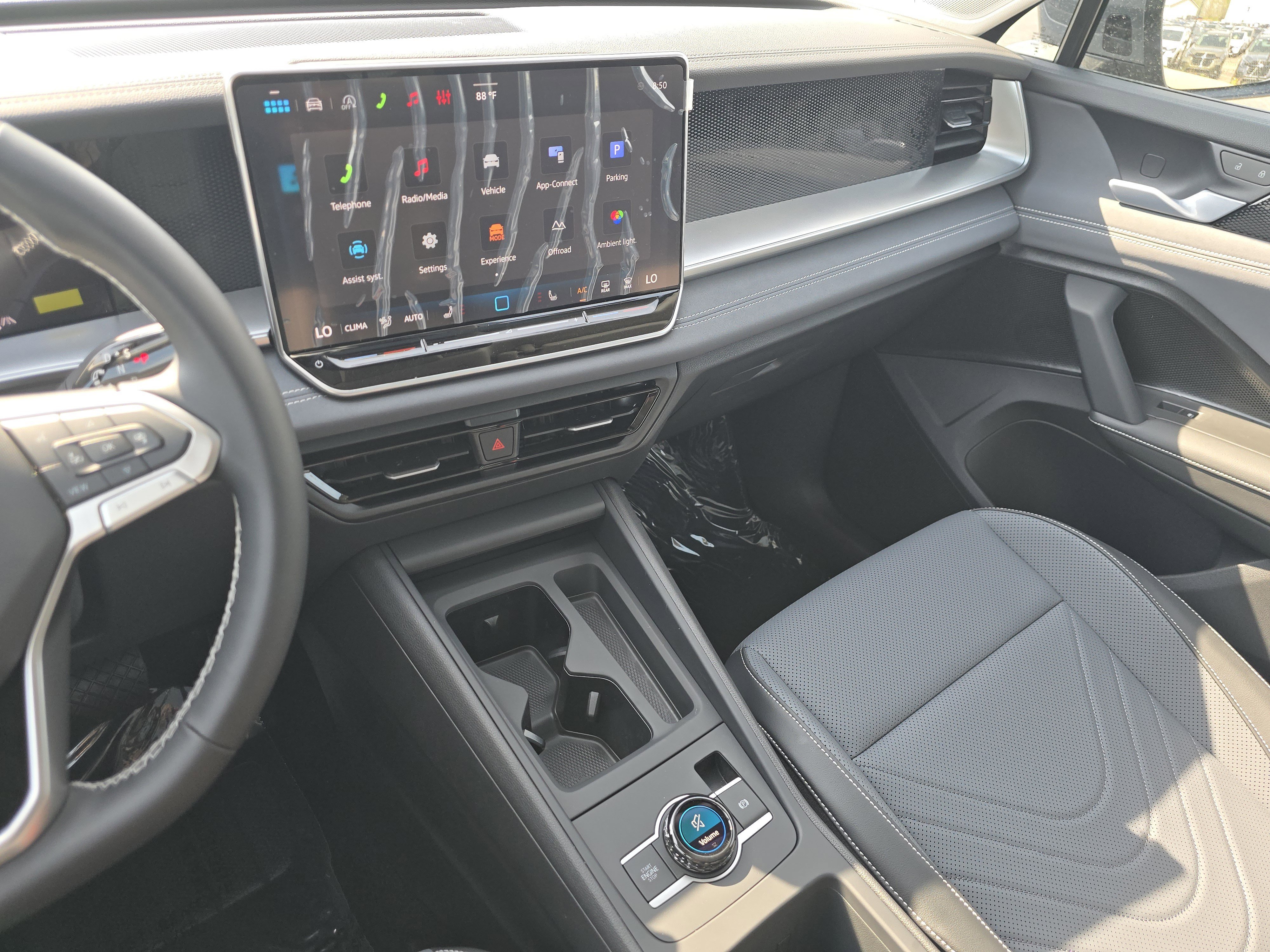 New 2026 Volkswagen Tiguan SE image 23