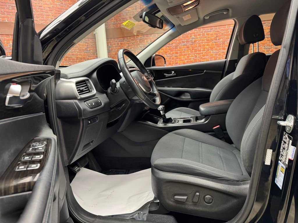 Used 2019 Kia Sorento FWD w/ Option Group 020 image 16
