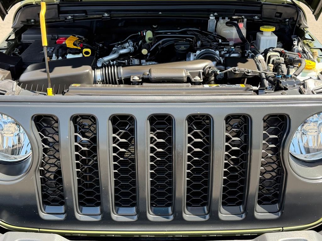Certified 2023 Jeep Gladiator Overland w/ Cold Weather Group AWD/4WD image 26