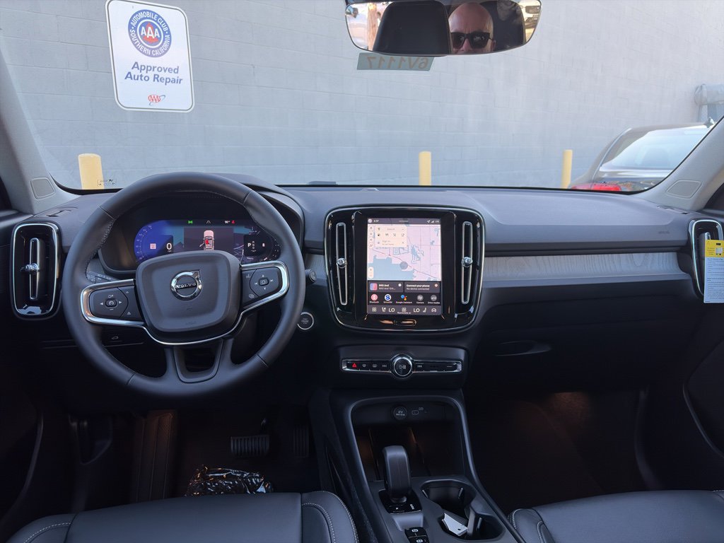 New 2026 Volvo XC40 B4 Core w/ Protection Package image 17