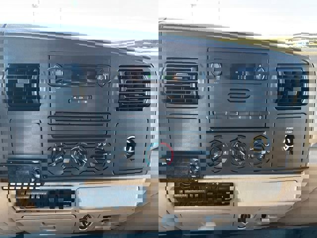 Used 2007 Ford F550 2WD Crew Cab Super Duty image 18