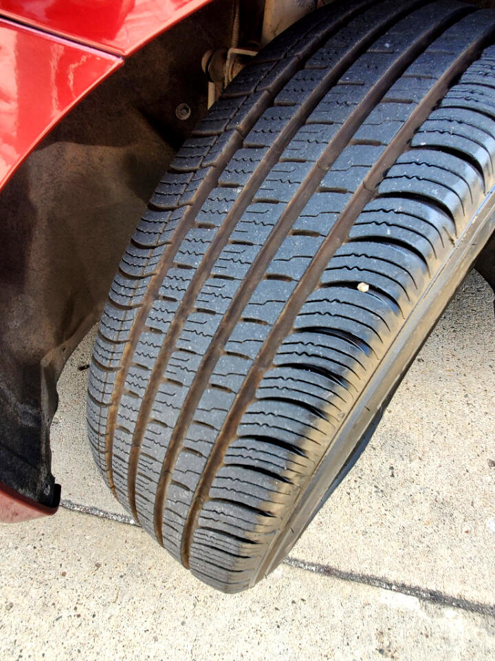 Used 2017 Chrysler Pacifica Touring image 9