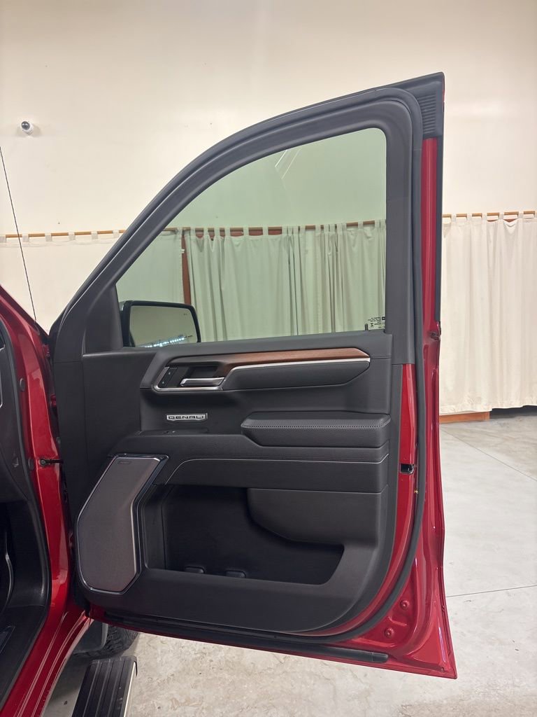 Used 2024 GMC Sierra 1500 Denali w/ Technology Package AWD/4WD image 29