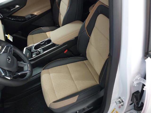 New 2026 Chevrolet Equinox ACTIV w/ Convenience Package III image 23