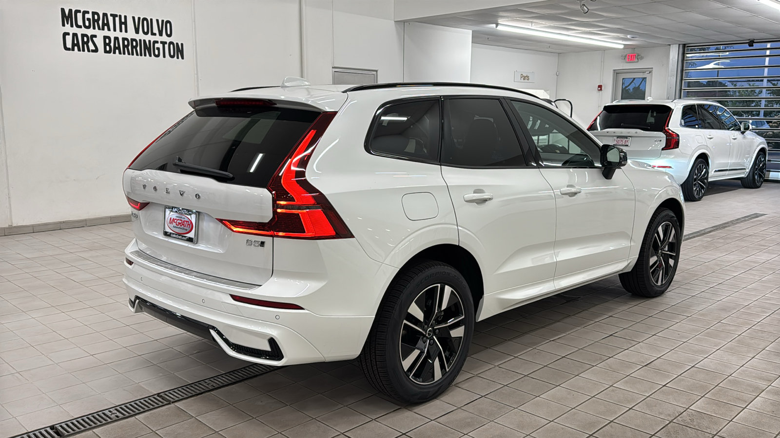 New 2027 Volvo XC60 B5 Core AWD/4WD image 5