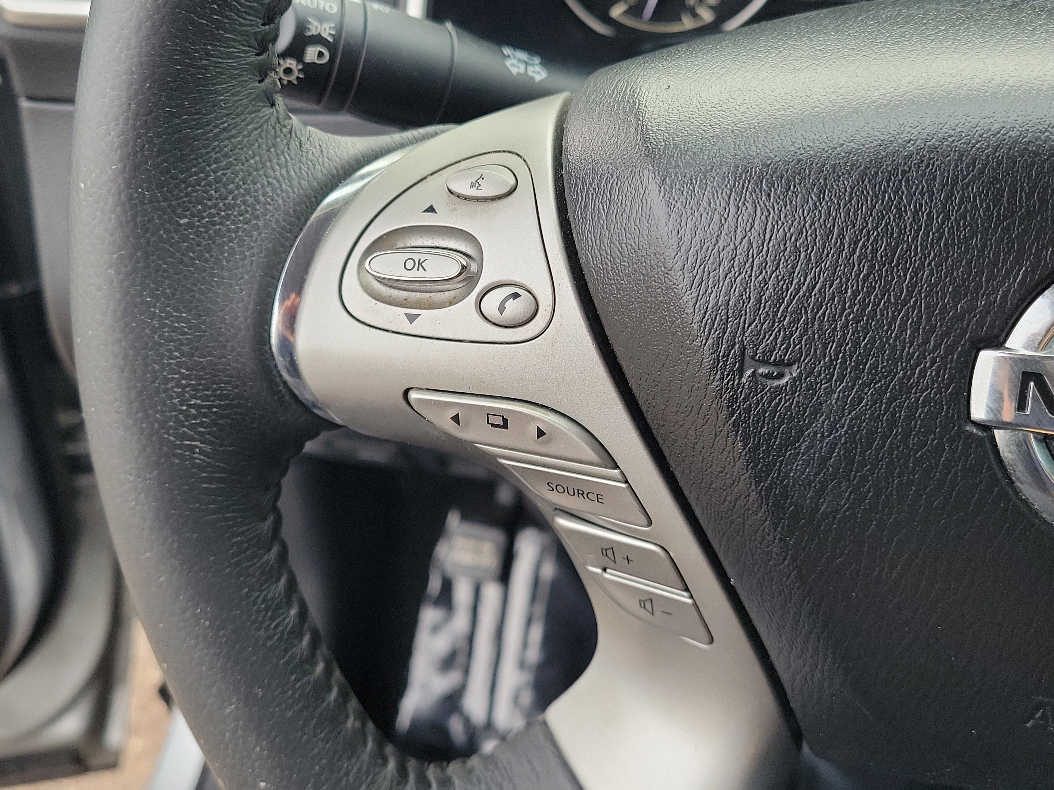 Used 2016 Nissan Murano SV image 30