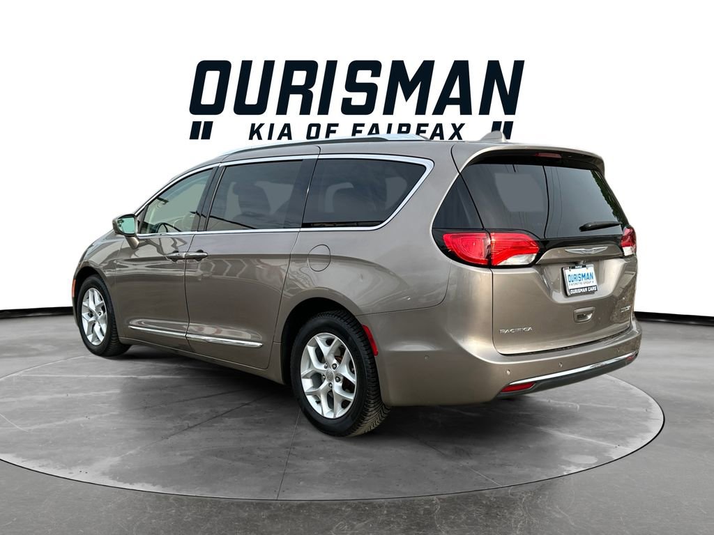 Used 2018 Chrysler Pacifica Touring-L Plus w/ Advanced Safetytec Group FWD image 4