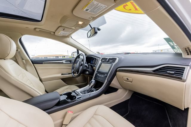 Used 2015 Ford Fusion SE w/ Equipment Group 502A FWD image 18