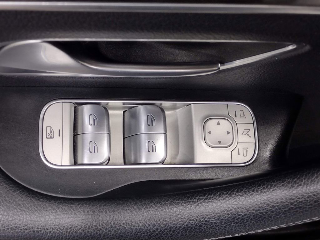 Used 2020 Mercedes-Benz GLE 350 4MATIC image 22