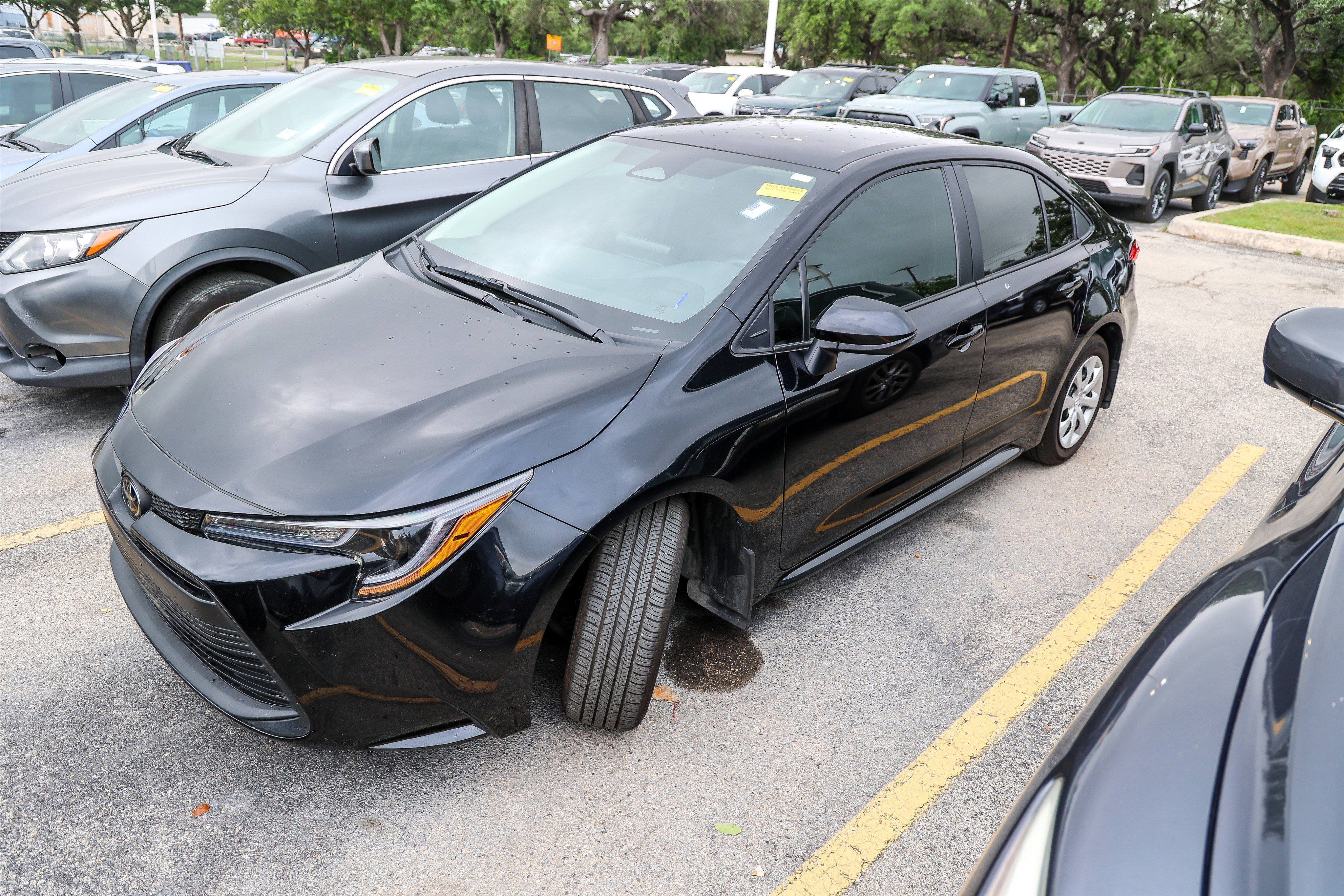 Certified 2025 Toyota Corolla LE FWD image 3