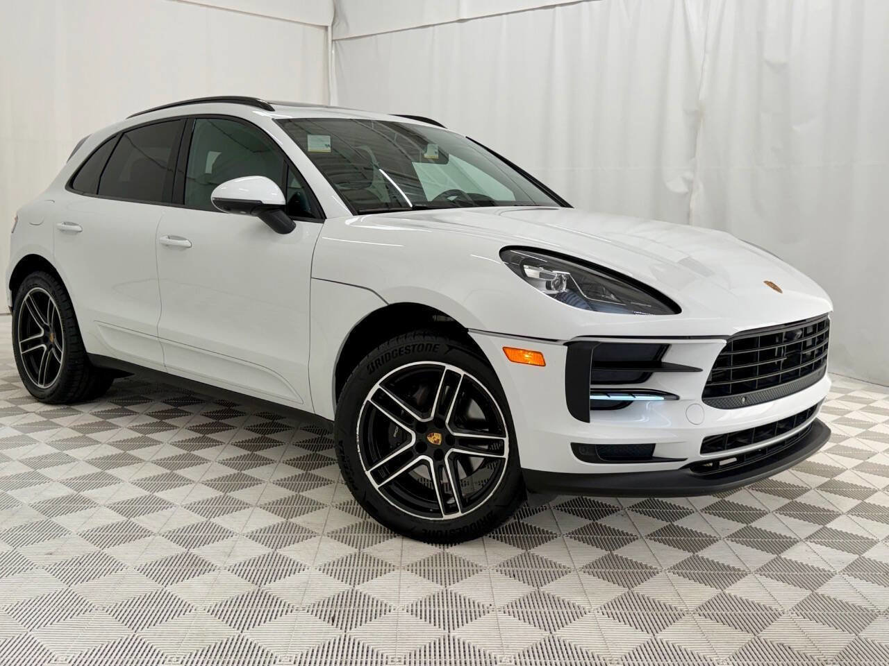 Used 2021 Porsche Macan image 24