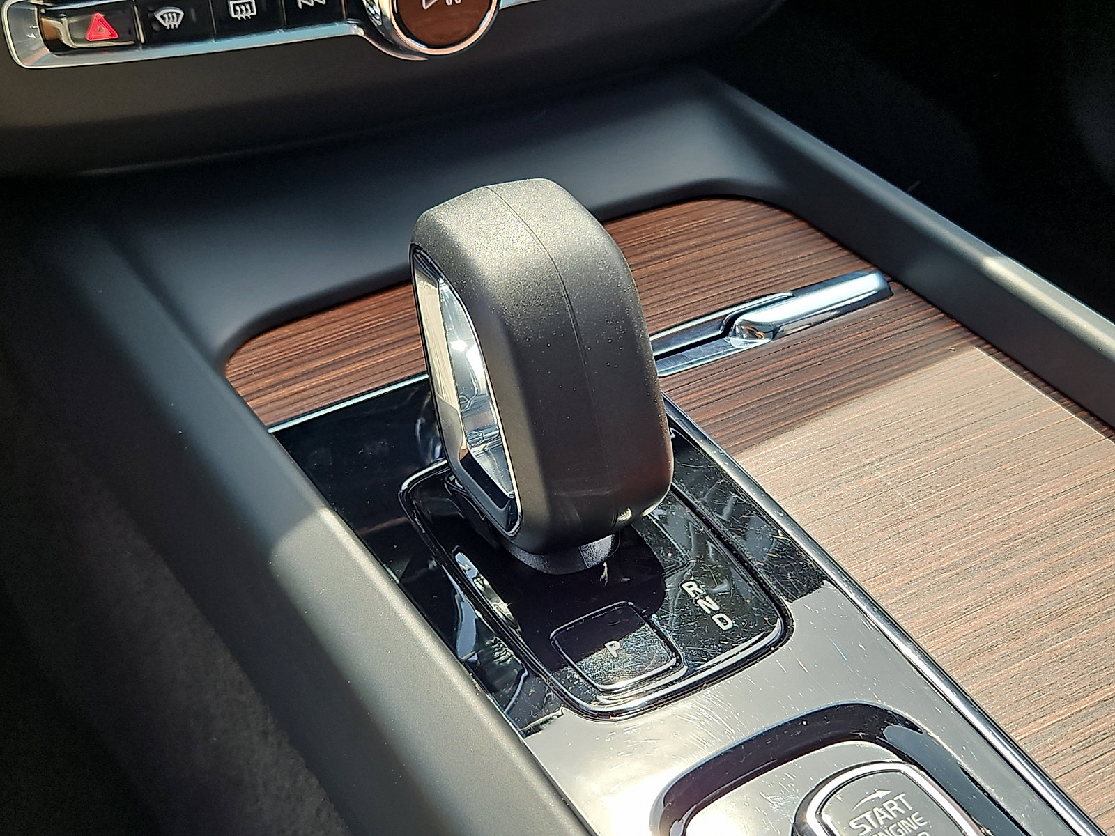 Certified 2023 Volvo XC60 B5 Plus w/ Protection Package Premier image 15