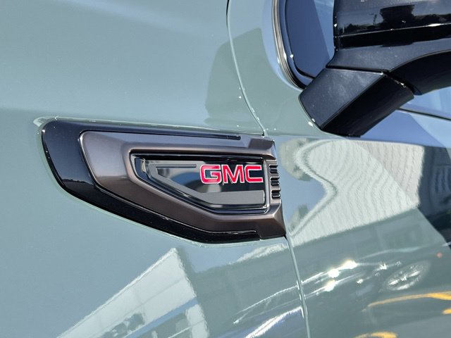 New 2026 GMC Yukon AT4 Ultimate AWD/4WD image 16