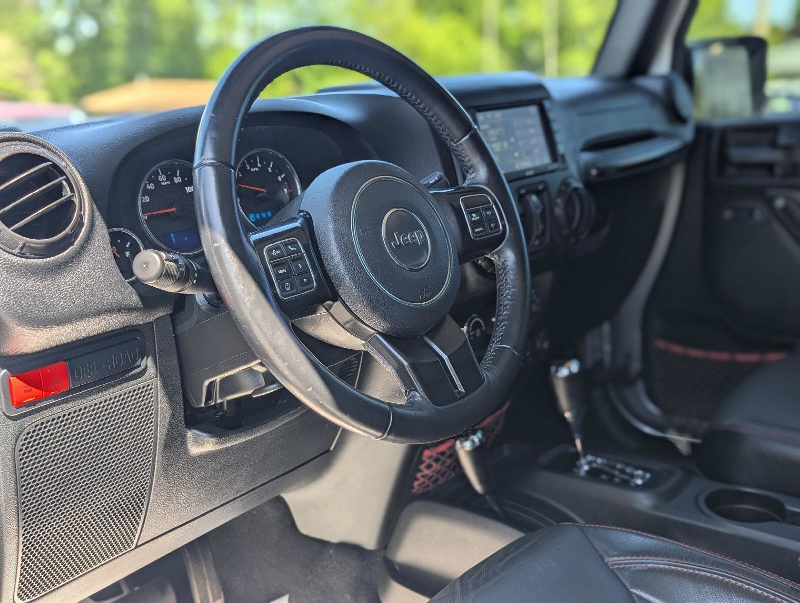 Used 2018 Jeep Wrangler Unlimited Rubicon w/ Max Tow Package AWD/4WD image 18