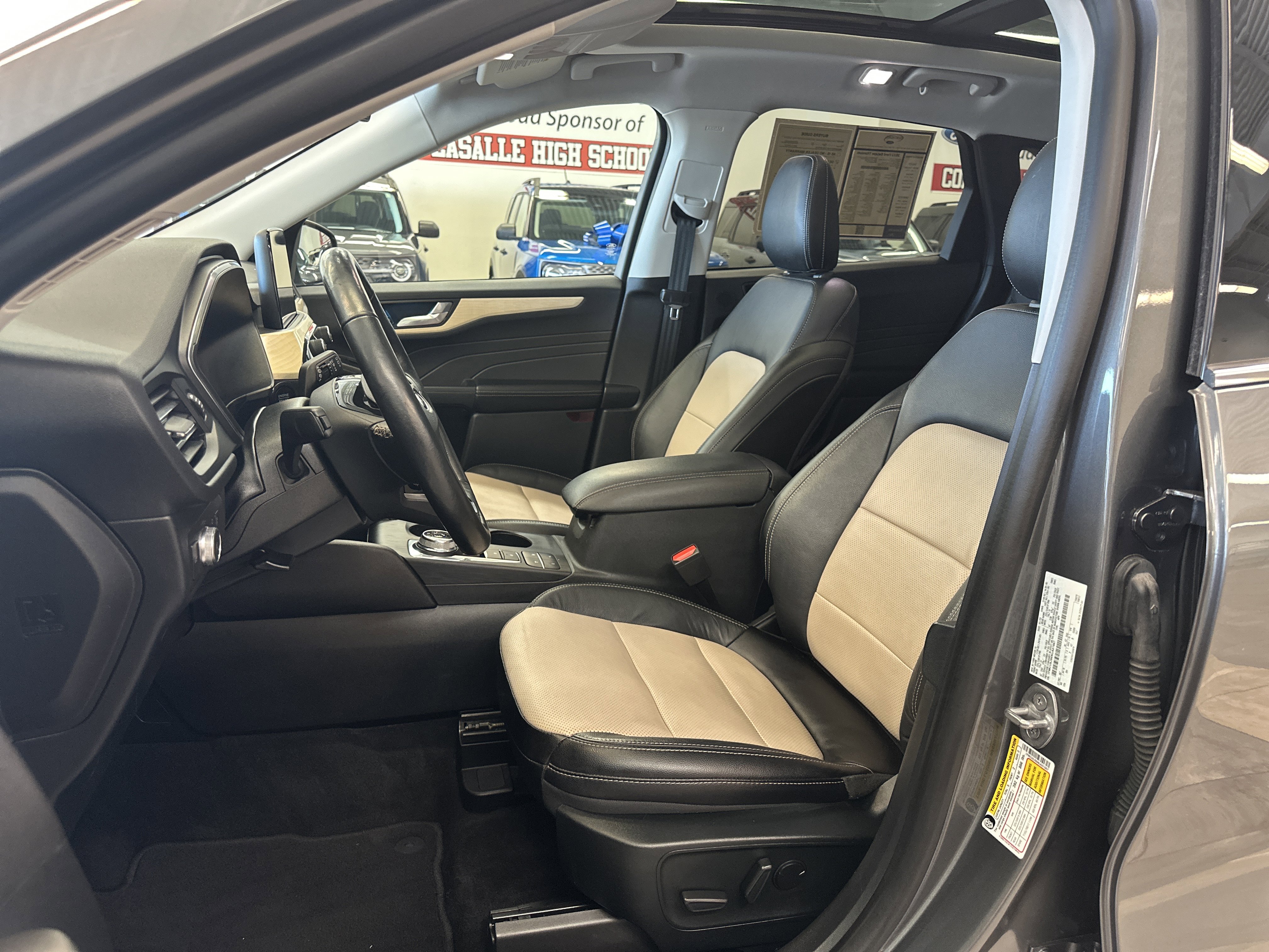 Used 2022 Ford Escape Titanium w/ Titanium Elite Package image 5