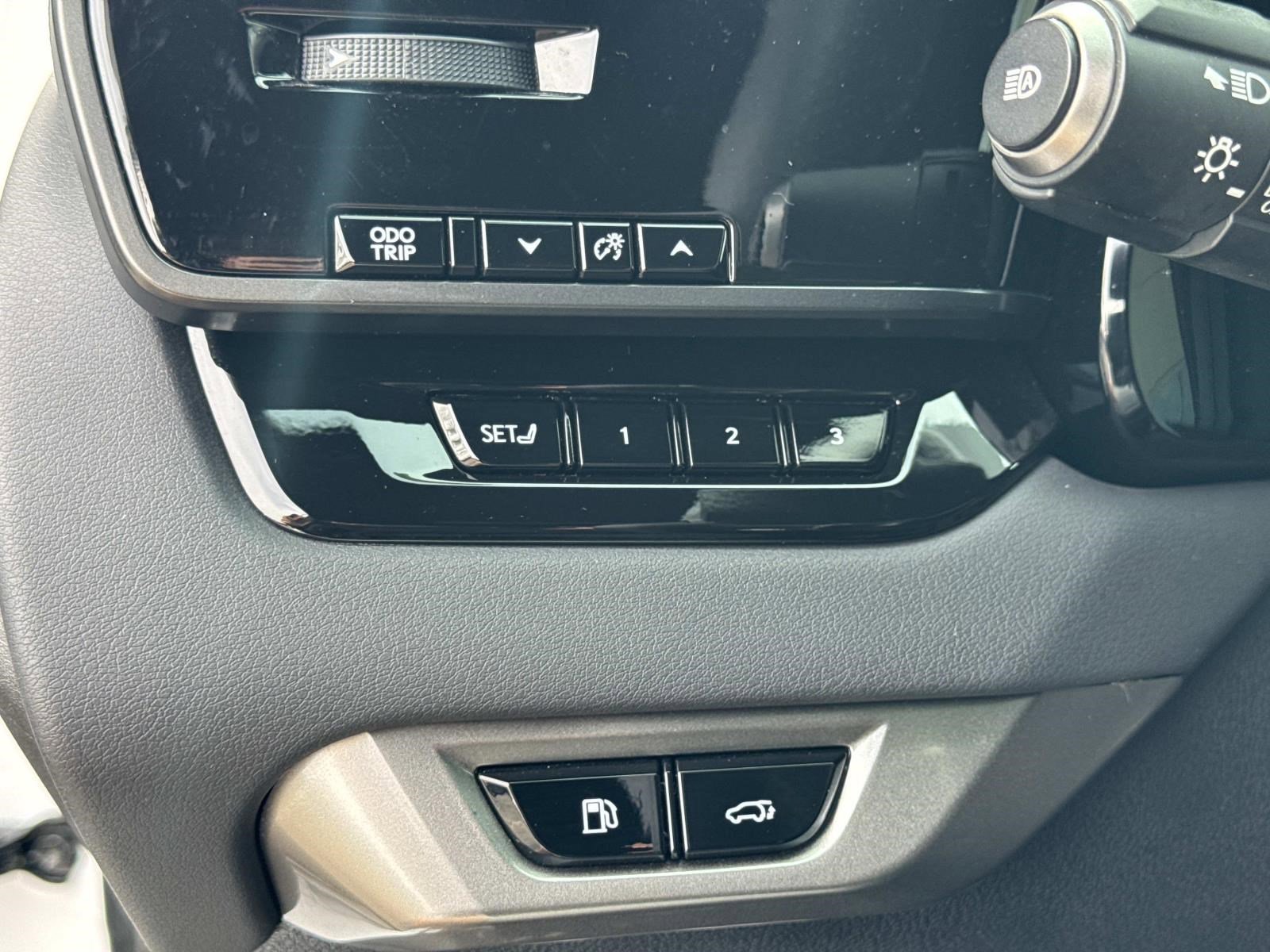 Used 2023 Lexus RX 350 F Sport w/ Cold Area Package AWD/4WD image 31