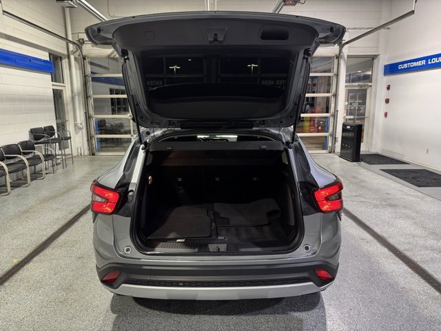 Used 2024 Chevrolet Trax LT w/ Sunroof Package image 10