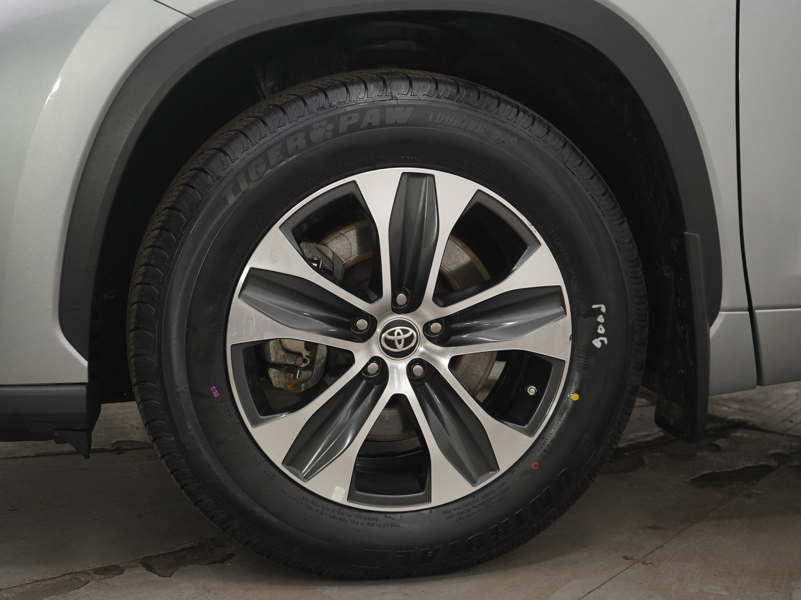 Used 2021 Toyota Highlander XLE image 31