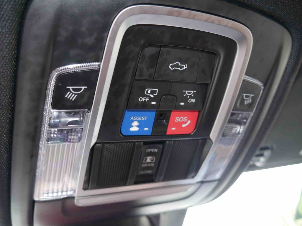 Used 2023 RAM 1500 Limited w/ Body-Colour Bumper Group image 45