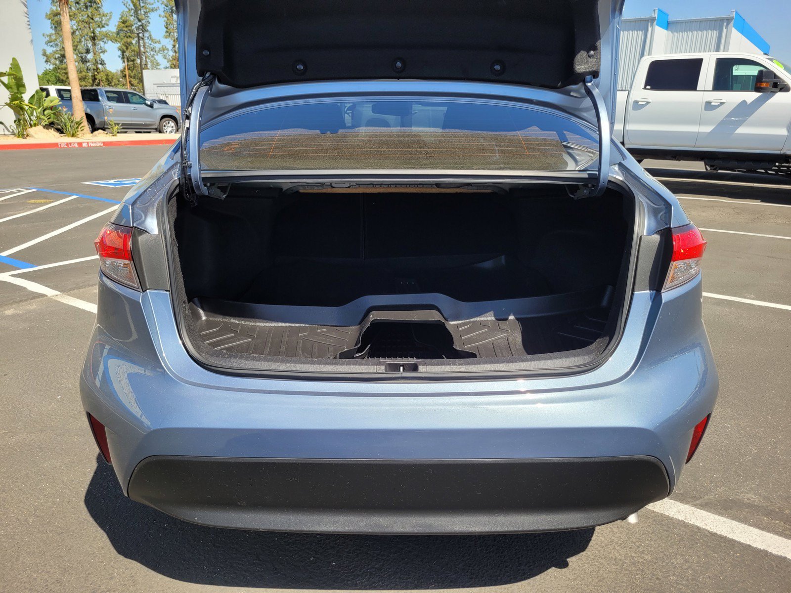 Used 2023 Toyota Corolla LE FWD image 28
