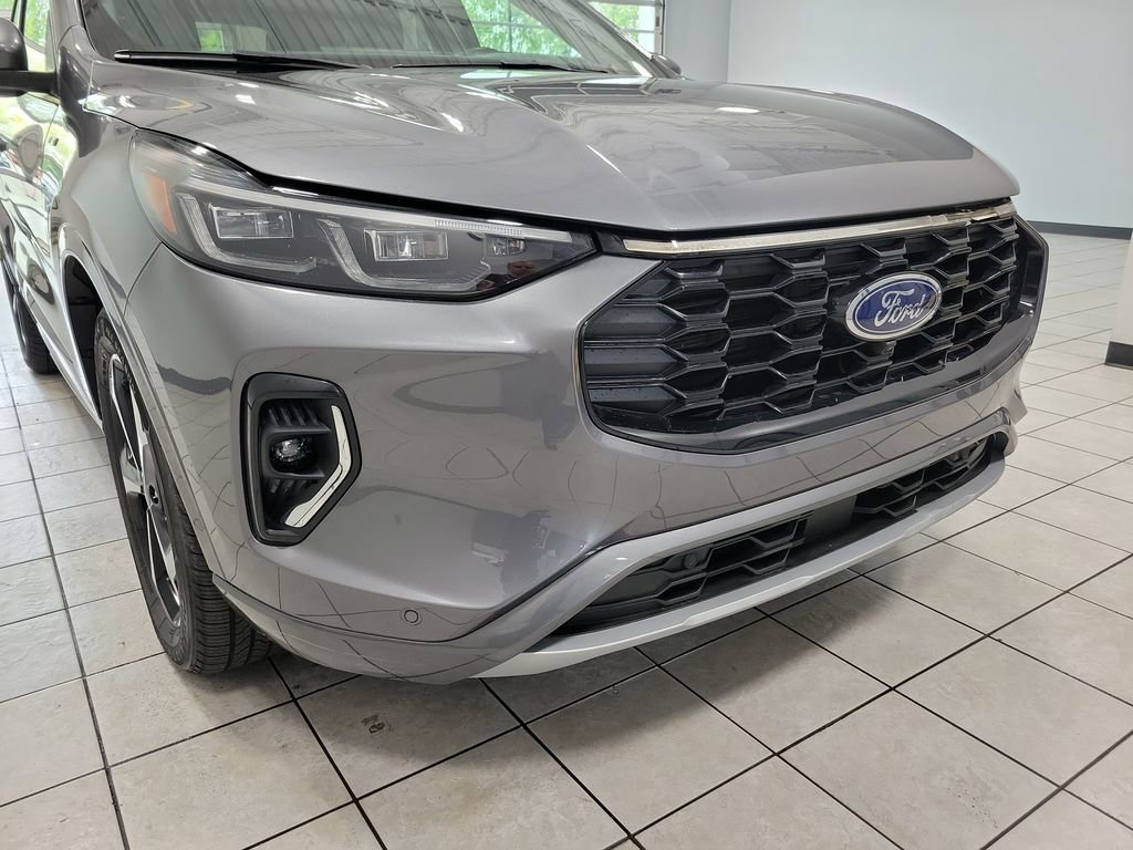 Used 2023 Ford Escape ST-Line Elite AWD/4WD image 25