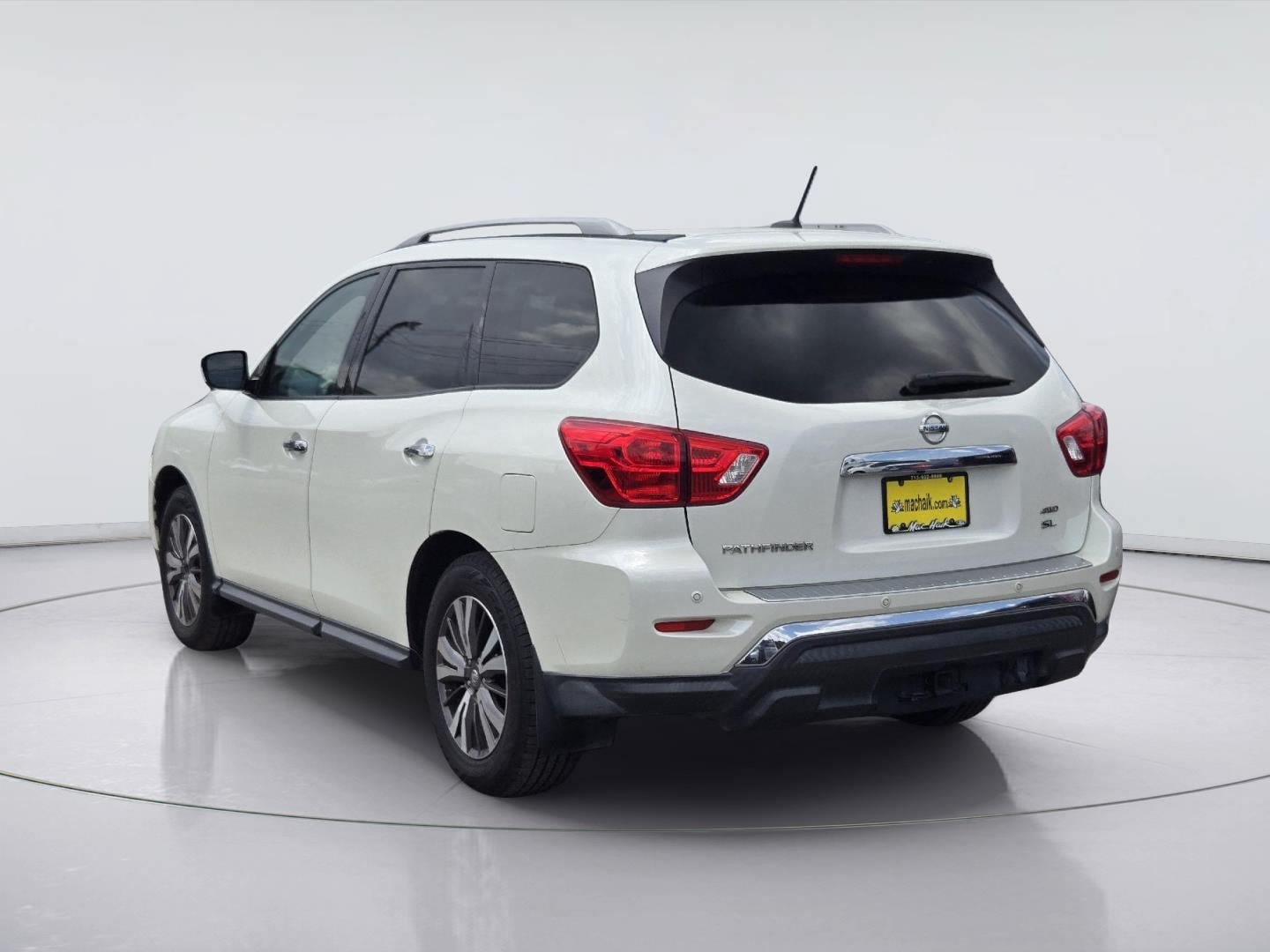 Used 2017 Nissan Pathfinder SL w/ SL Premium Package AWD/4WD image 6