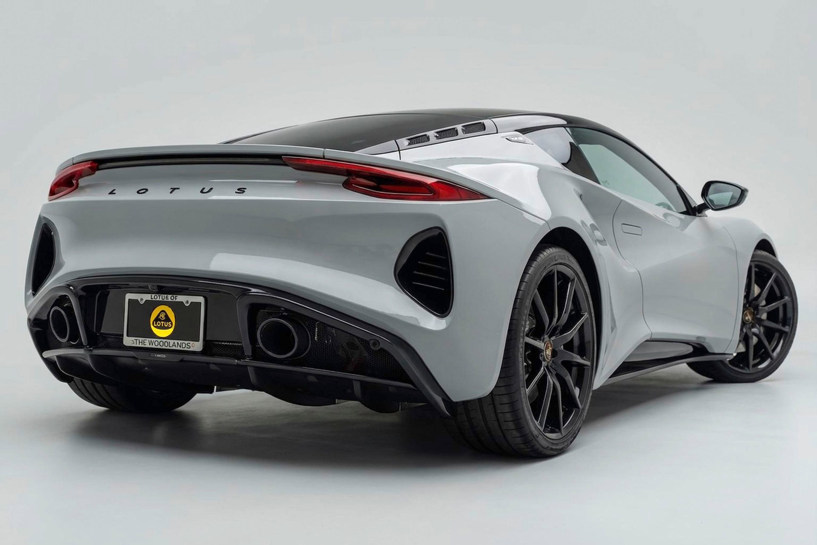 New 2025 Lotus Emira image 3