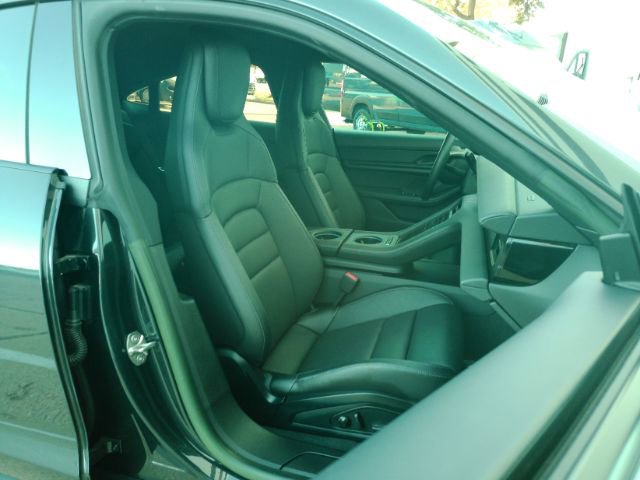 Used 2023 Porsche Taycan image 21