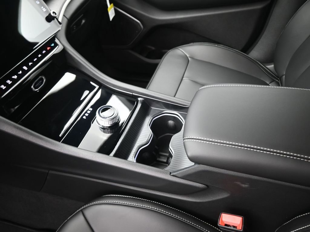 New 2026 Jeep Grand Cherokee L Limited RWD image 9