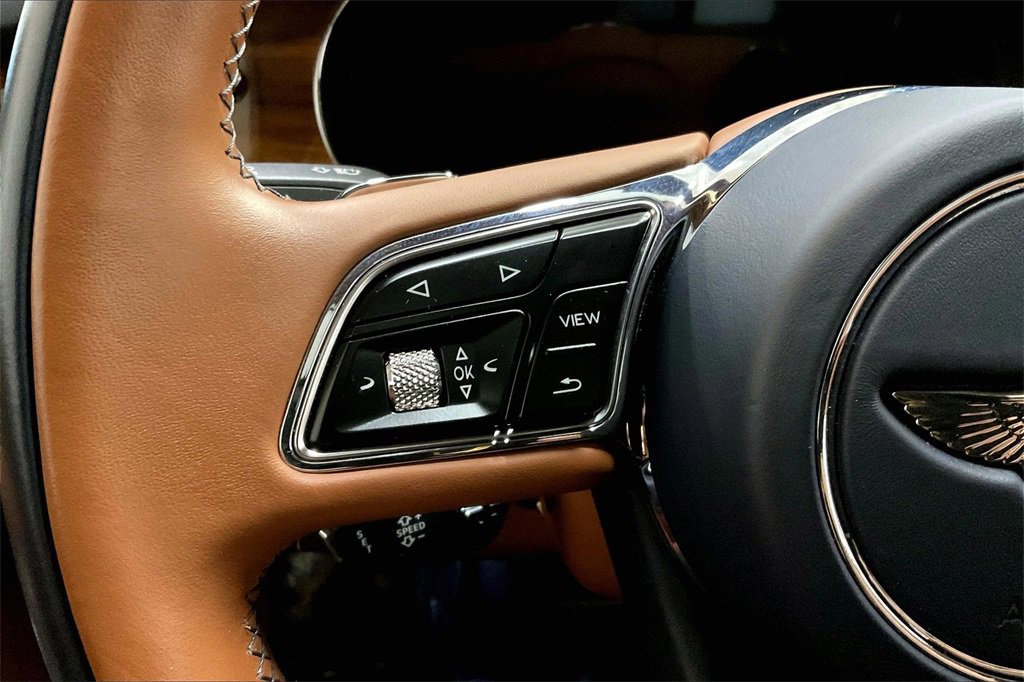 Used 2022 Bentley Bentayga image 23