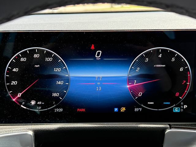 Used 2025 Mercedes-Benz GLB 250 4MATIC image 18