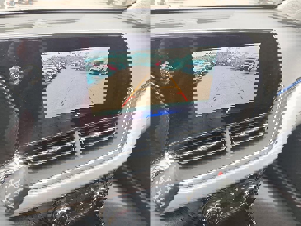 Used 2025 Chevrolet Trax LT w/ LT Convenience Package image 25