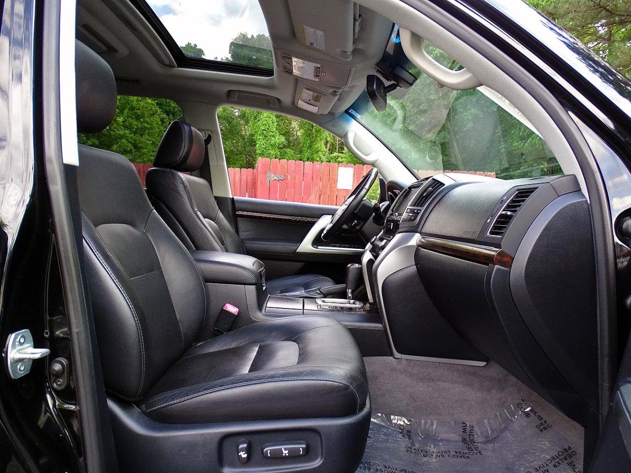 Used 2015 Toyota Land Cruiser AWD/4WD image 40