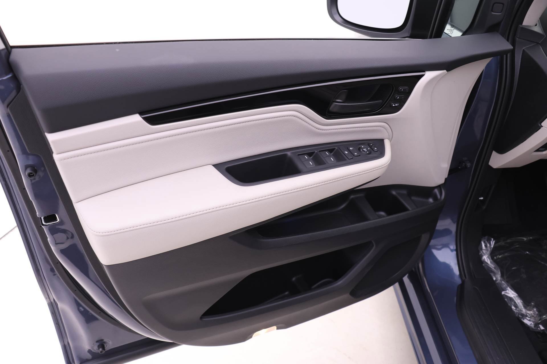 New 2026 Honda Odyssey Touring image 8