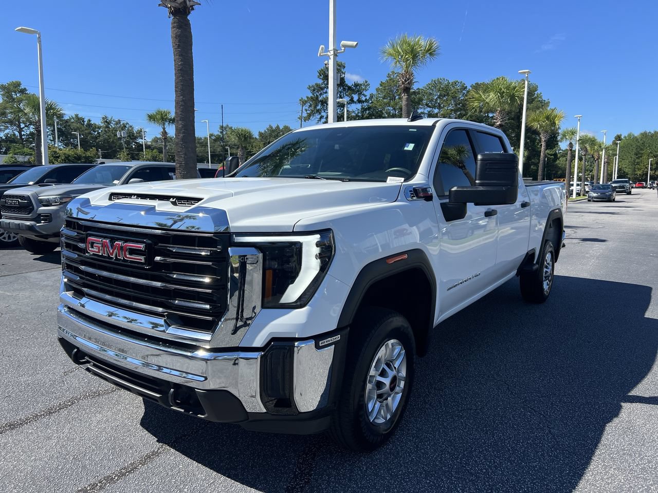 Used 2025 GMC Sierra 2500 Pro AWD/4WD image 5