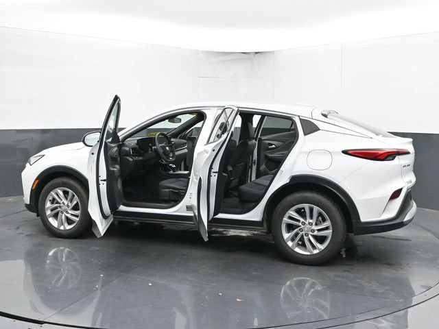 Used 2025 Buick Envista Preferred image 54