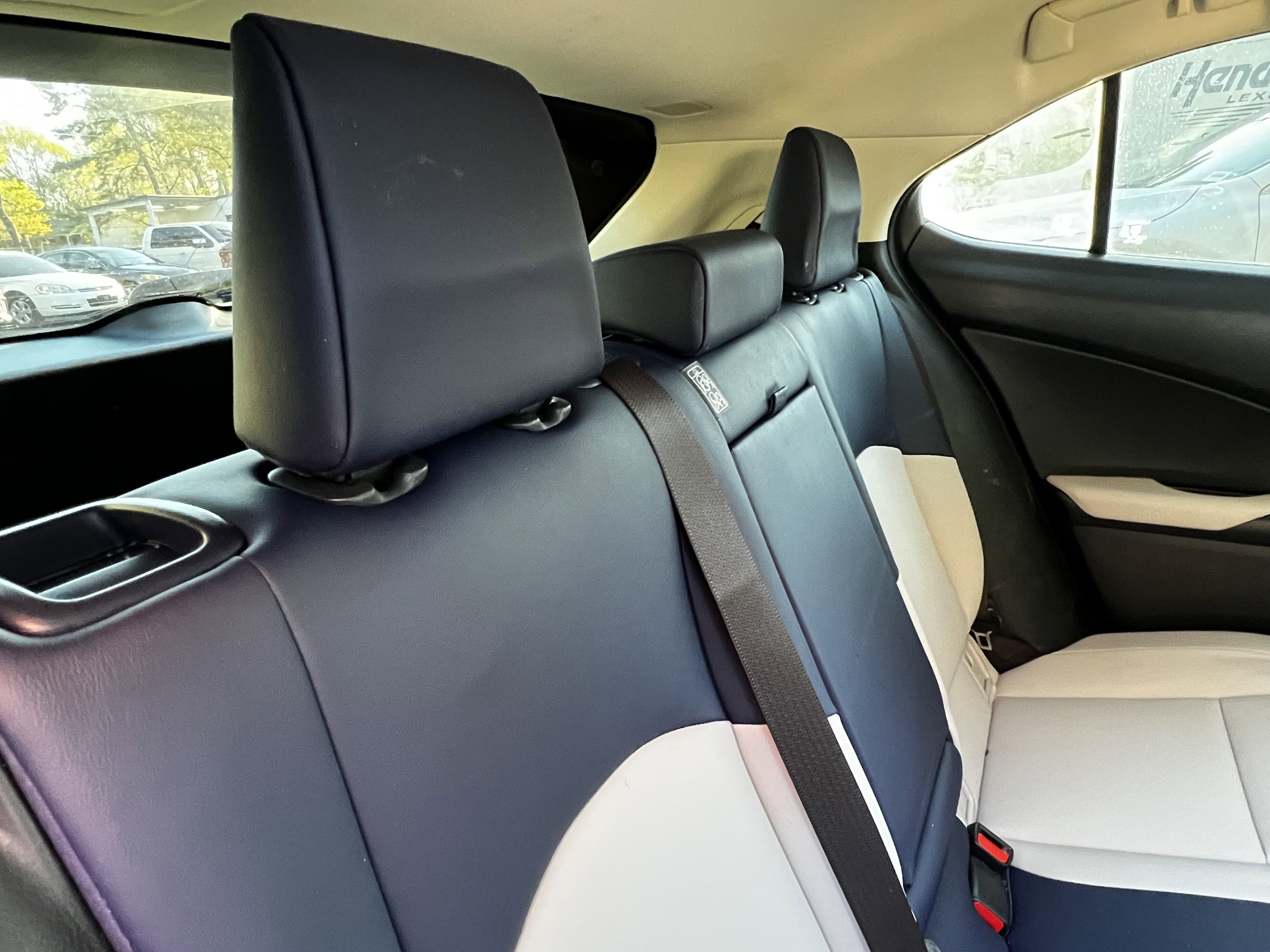 Used 2019 Lexus UX 250h w/ Premium Package image 40