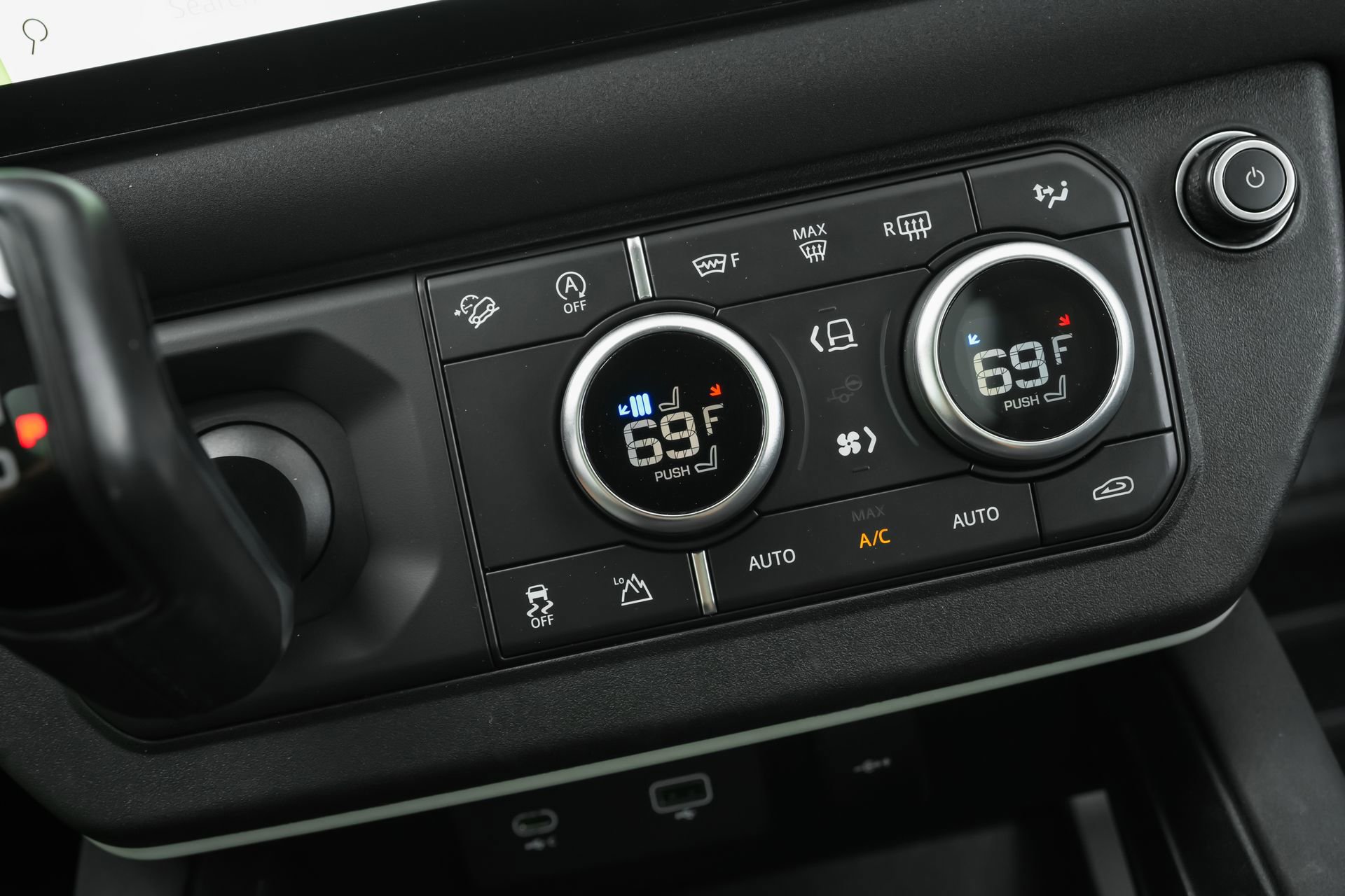 Used 2022 Land Rover Defender 110 SE image 16