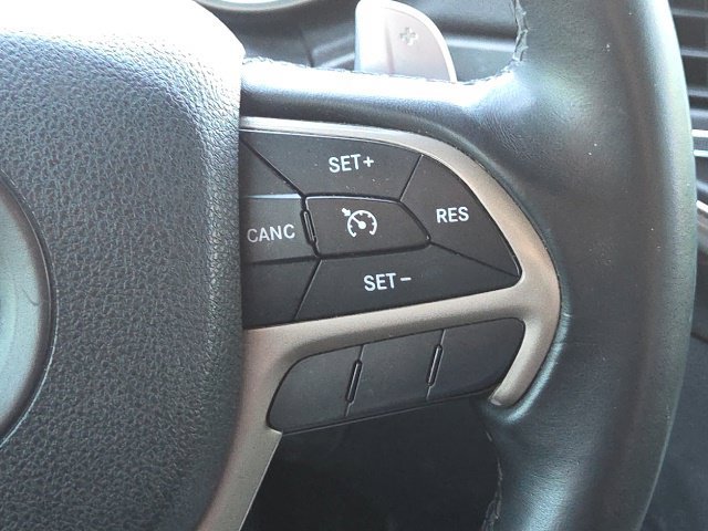 Used 2016 Jeep Grand Cherokee Laredo w/ Quick Order Package 23E AWD/4WD image 35