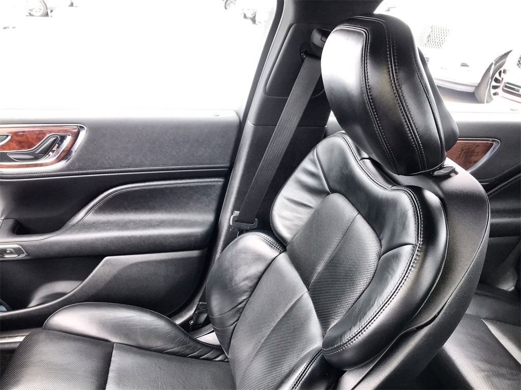 Used 2020 Lincoln Continental Standard w/ Premium Package image 24