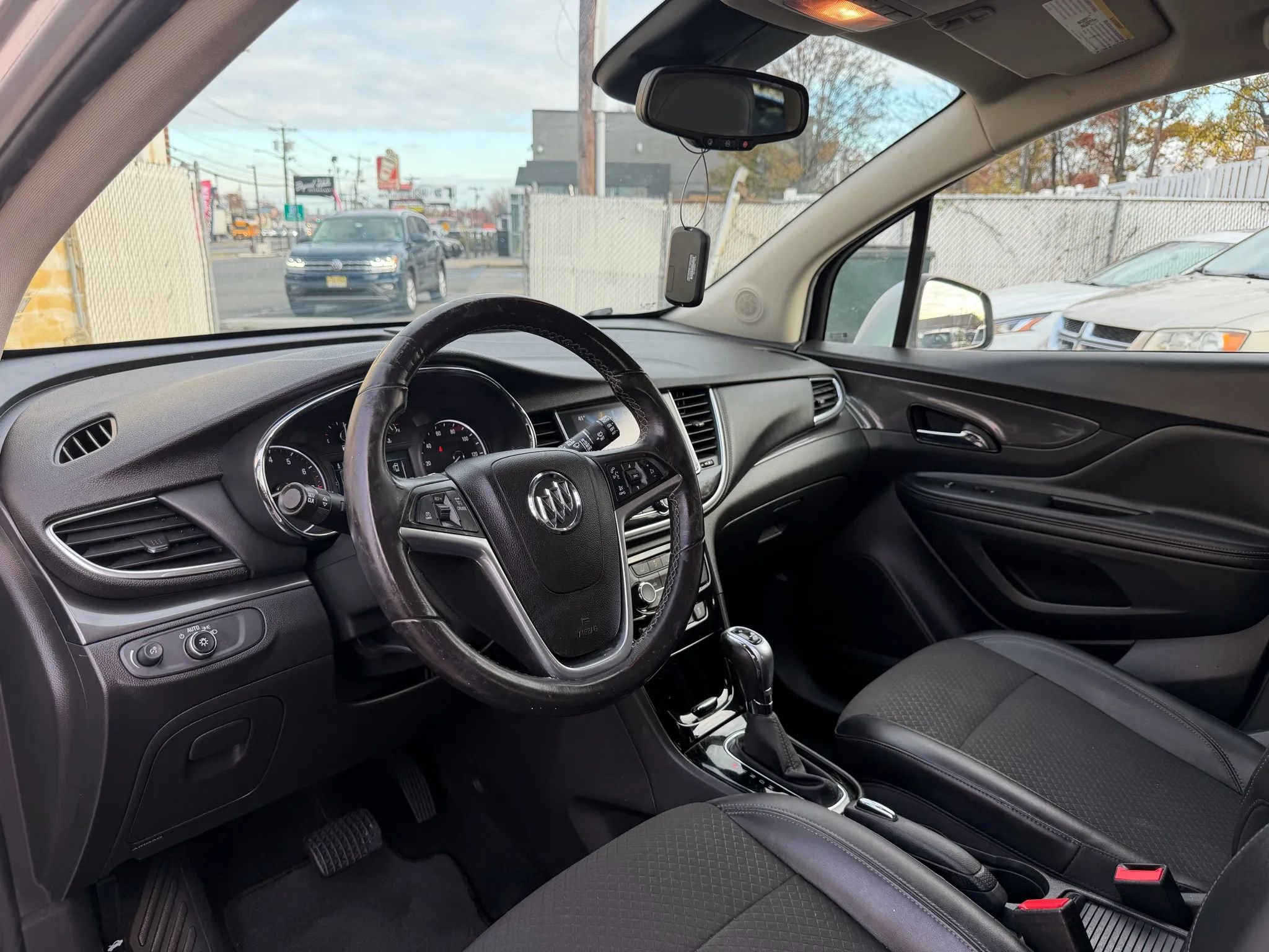 Used 2018 Buick Encore Preferred image 10