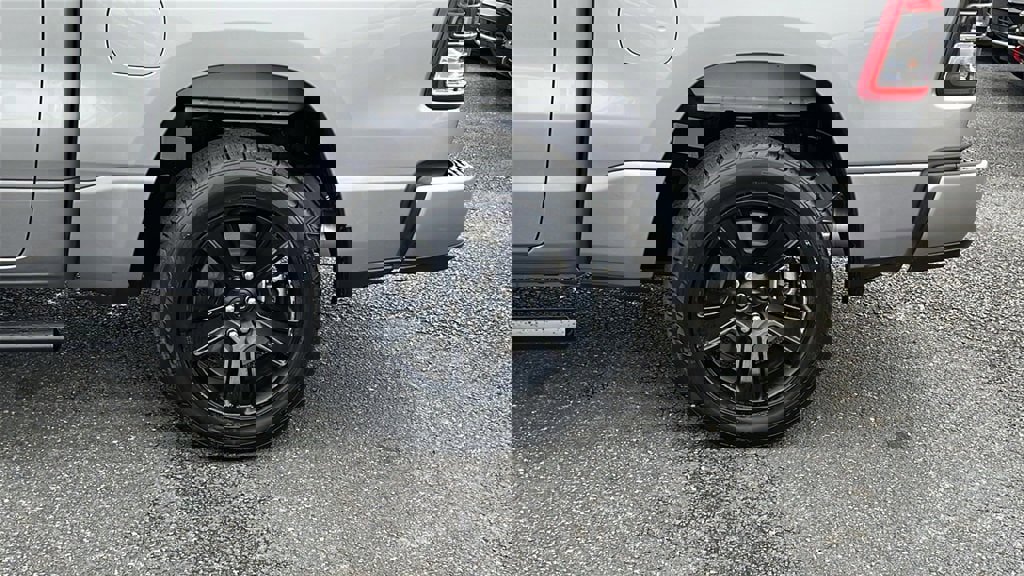 Used 2024 RAM 1500 Big Horn image 9