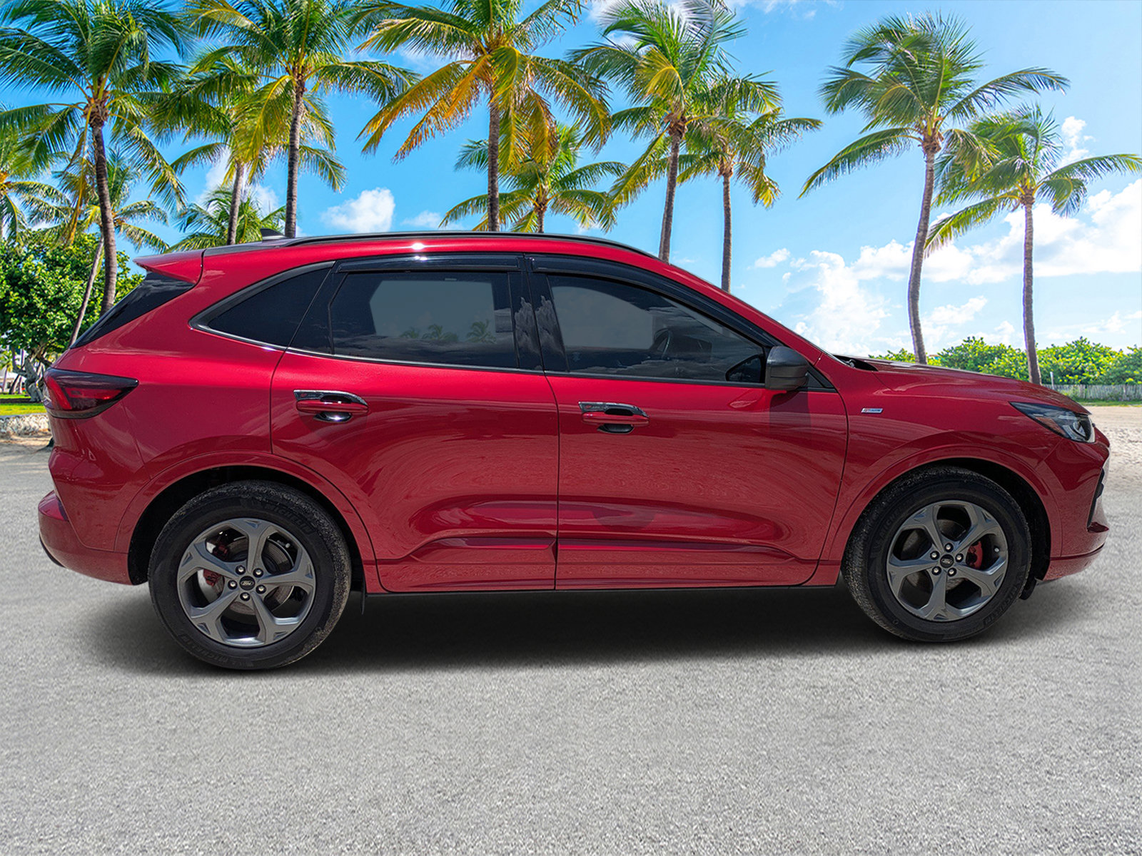 Used 2024 Ford Escape ST-Line w/ Tech Pack #1 FWD image 2