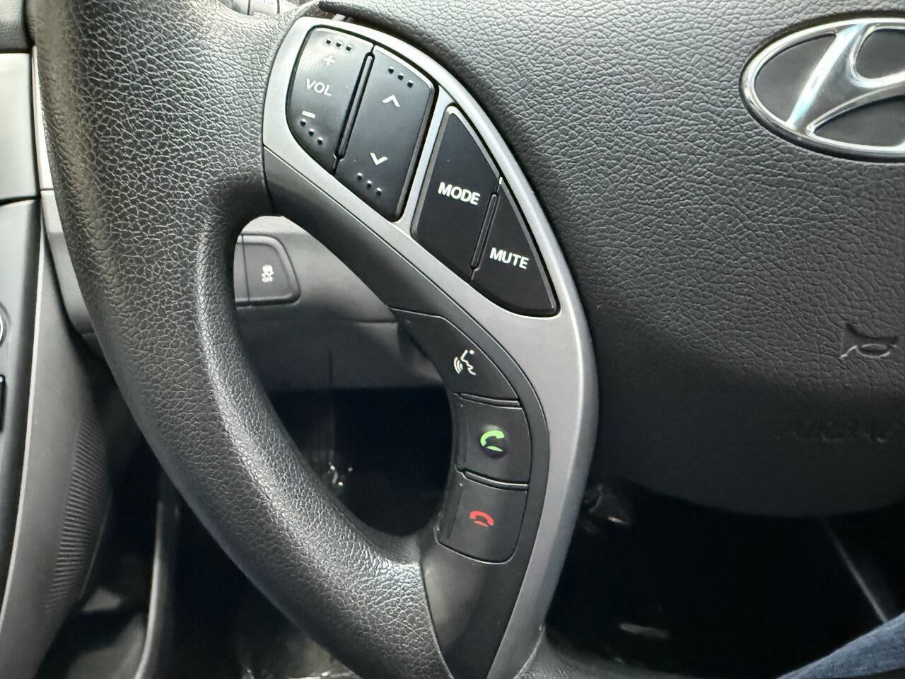 Used 2016 Hyundai Elantra SE w/ Option Group 02 FWD image 23