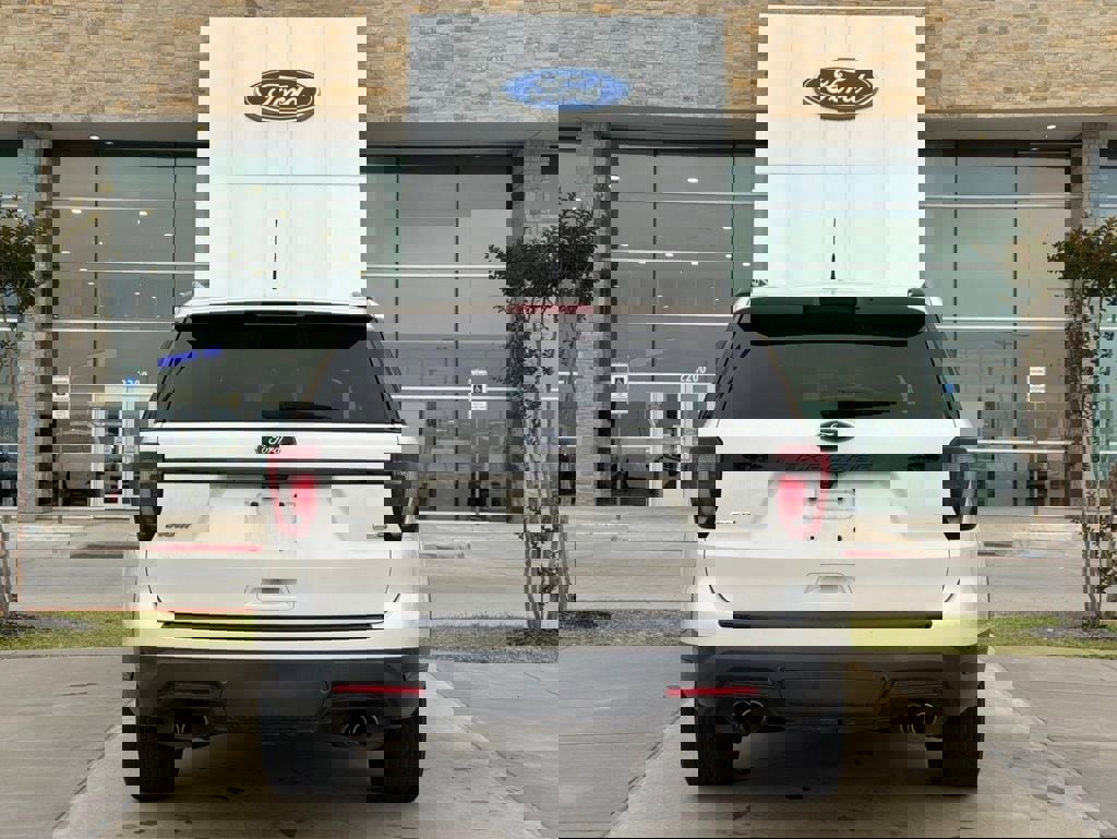 Used 2018 Ford Explorer Sport w/ Ford Safe & Smart Package AWD/4WD image 22