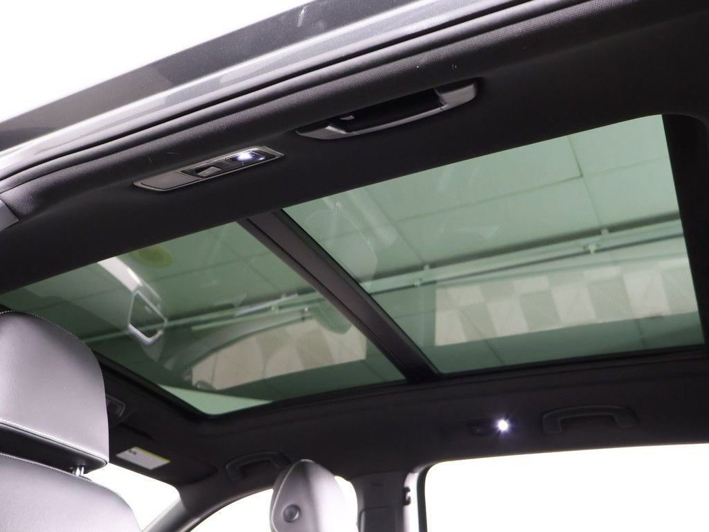 Used 2022 Volkswagen Tiguan SE R-Line AWD/4WD image 22